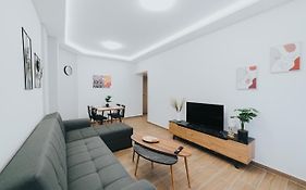 Comfy And Stylish Apartment Thessaloniki